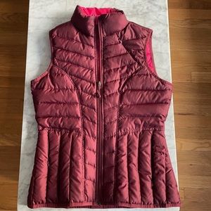 Athleta down vest size Medium